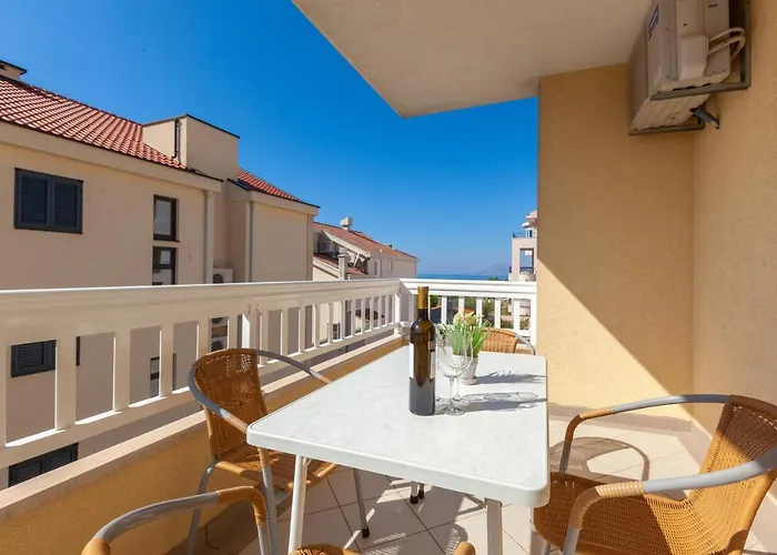 Emilija Appartamento Makarska