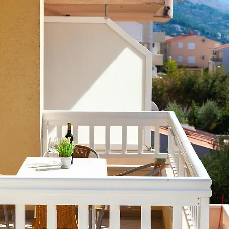 Appartement Emilija Makarska
