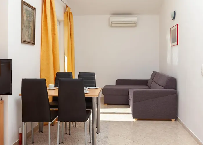 Emilija Apartament *
