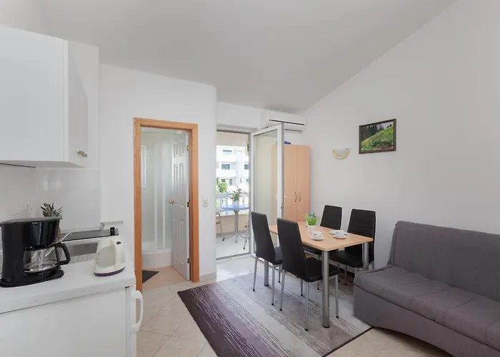 Emilija Apartament *